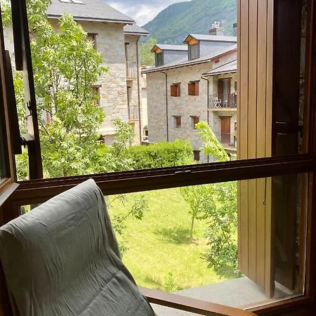 Balcon Del Esera Lägenhet